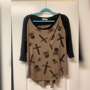 Skull quarter sleeve shirt